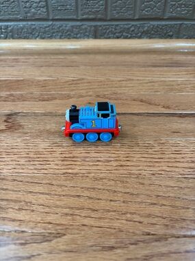 Thomas & Friends Blue and Red #1 Mini Train Engine (Bag C)
